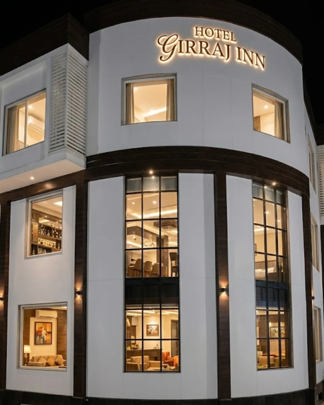 Hotel Girraj Inn Front